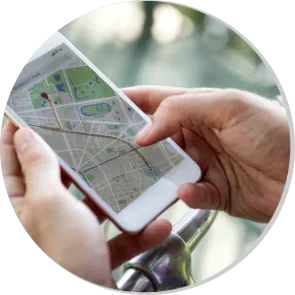 Celular mostrando o mapa de rastreamento